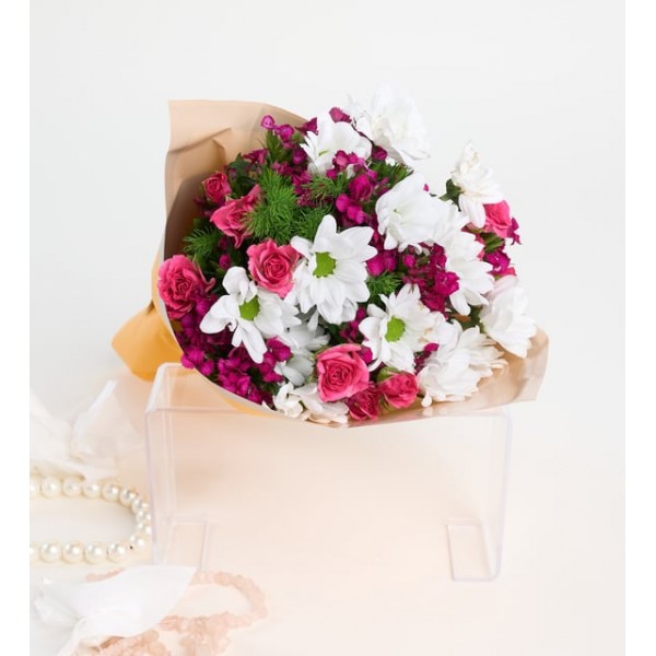 Sarı Bukette Pembe Çardak Güller & Beyaz Papatyalar